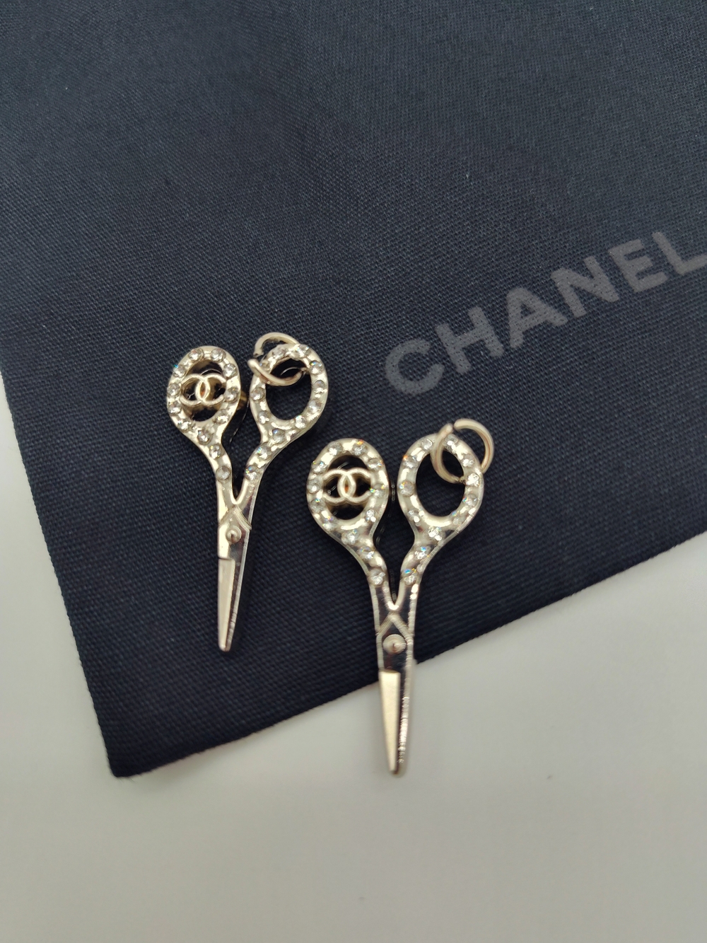 CHANEL Crystal CC Scissors Zipper Pull Charm Pair Silver Tone + Dust Bag EUC